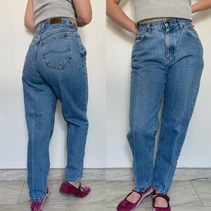 Lee | Vintage 90s Curvy Light/Medium Wash High Waisted Mom Jeans